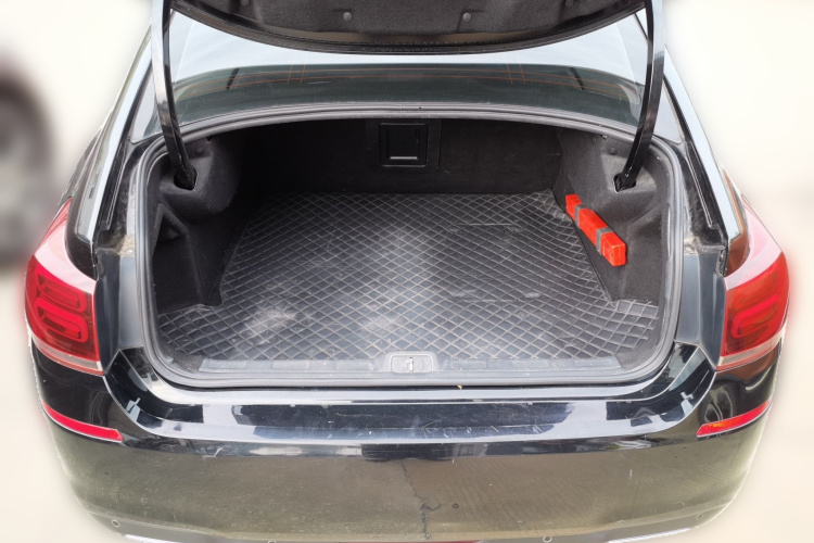 雪铁龙C5 2017款 350THP 自动豪华型中控内饰23