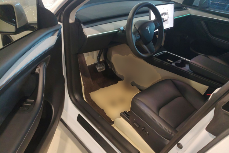 特斯拉 Model Y 2024款 后轮驱动版中控内饰20