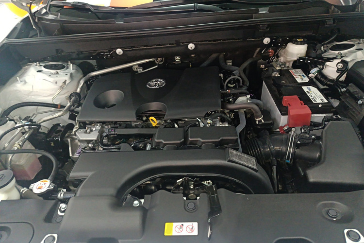 丰田 威兰达 2021款 2.0L CVT两驱豪华版机舱底盘24