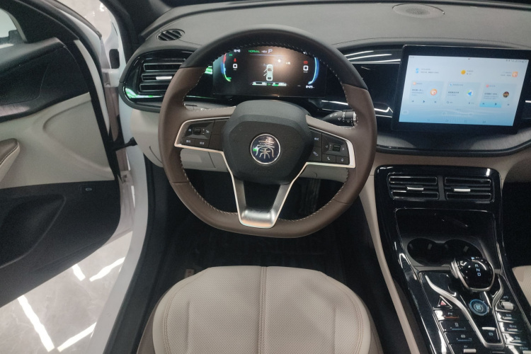 比亚迪 秦PLUS 2024款 荣耀版 DM-i 55KM领先型中控内饰13
