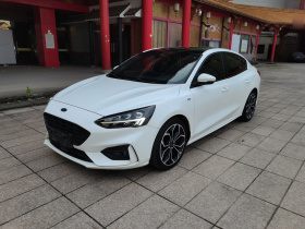 福特 福克斯 2020款 三厢 EcoBoost 180 自动ST Line