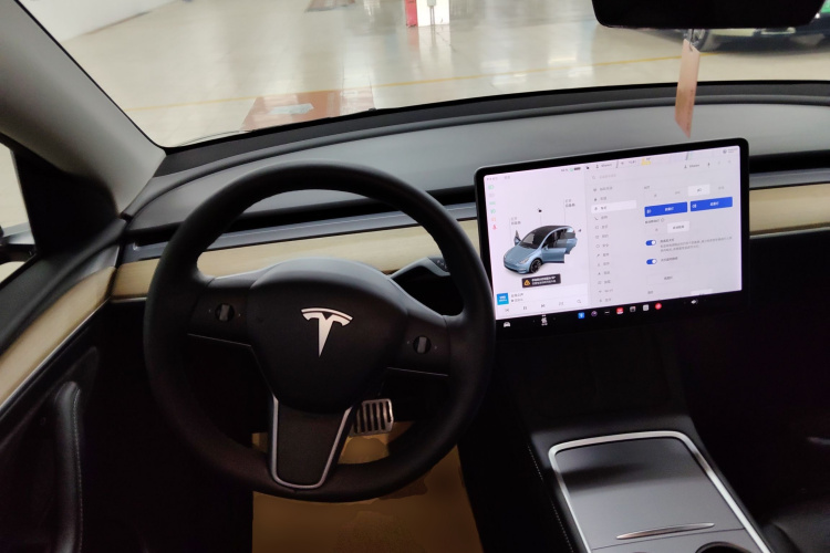 特斯拉 Model Y 2021款 标准续航后驱版中控内饰13