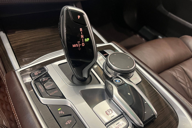 宝马7系 2019款 730Li 豪华套装中控内饰7004