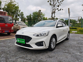 福特 福克斯 2020款 三厢 EcoBoost 180 自动锋潮型