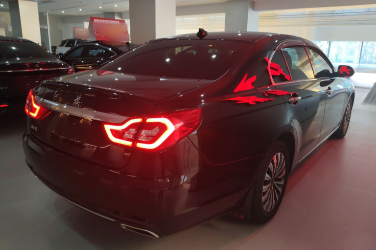 红旗H7 2018款 2.0T 旗舰版车身外观7