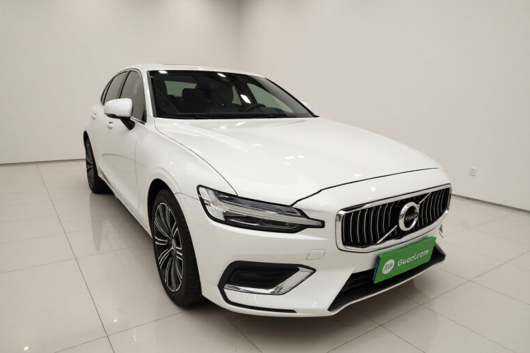 沃尔沃S60 2021款 T4 智远豪华版车身外观3