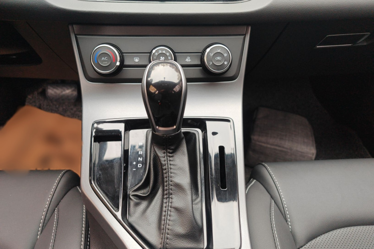 吉利汽车 帝豪 2020款 1.5L CVT舒适型局部细节18