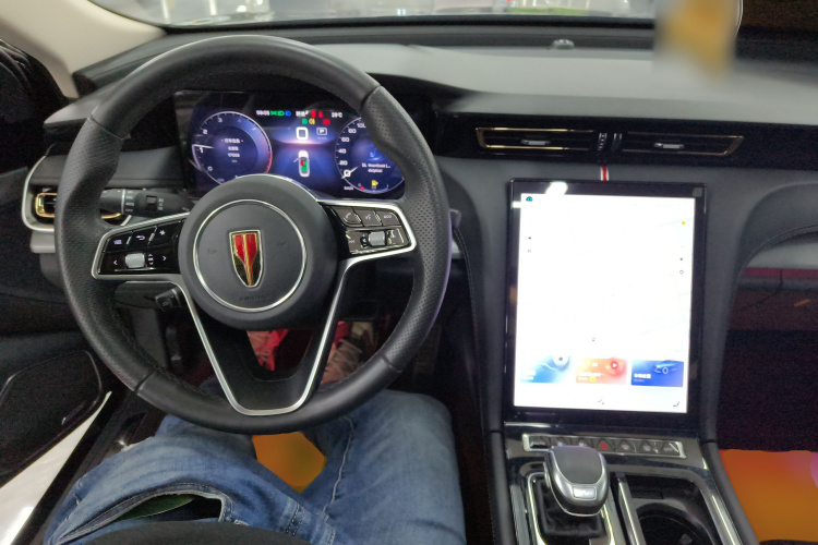 红旗H5 2023款 2.0T 自动智联旗畅版中控内饰7002