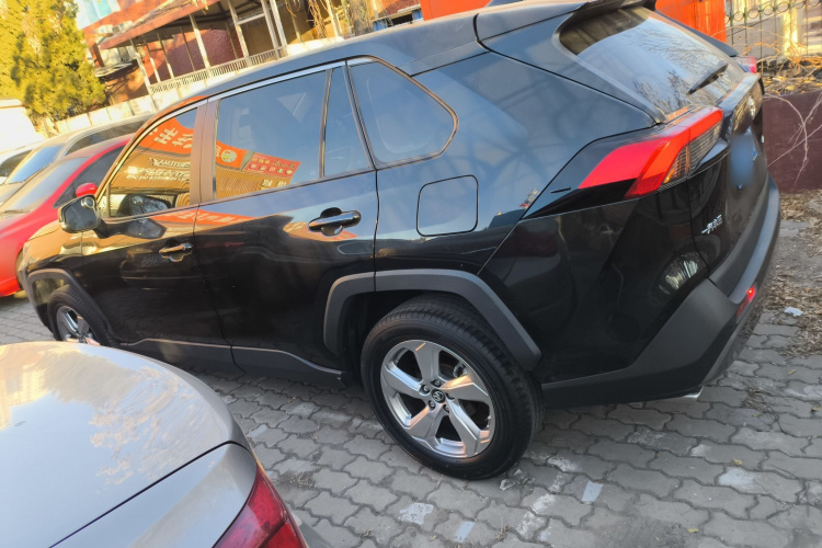 丰田 RAV4荣放 2020款 2.0L CVT两驱风尚版车身外观4