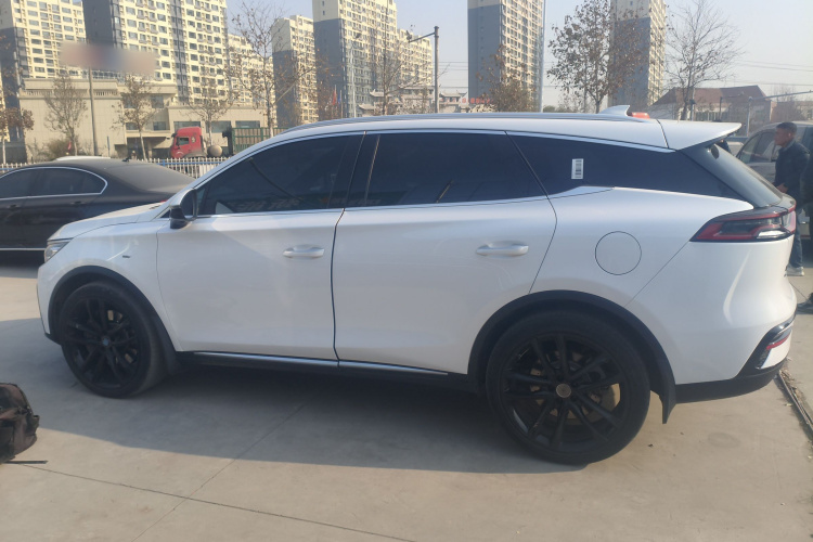 比亚迪 唐新能源 2021款 DM 2.0T 四驱高性能版创世旗舰型车身外观4