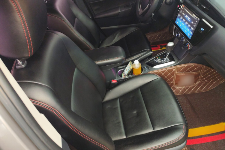 丰田 卡罗拉 2018款 1.2T S-CVT GL智享版局部细节41