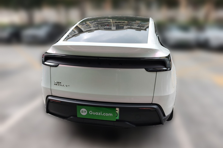 特斯拉 Model Y 2025款 后轮驱动版车身外观6