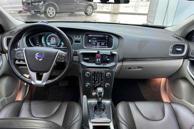 沃尔沃V40 2013款 2.0T 智雅版中控内饰7010