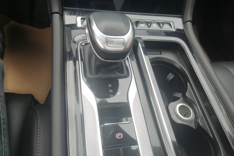 红旗H5 2024款 1.5T HEV智联旗畅版局部细节18