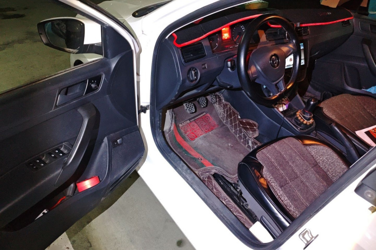 大众 桑塔纳 2019款 1.5L 手动风尚版 国VI中控内饰20