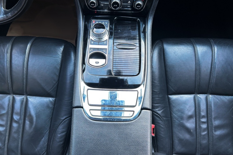 捷豹XJ 2018款 XJL 3.0 SC 两驱典雅商务版局部细节18