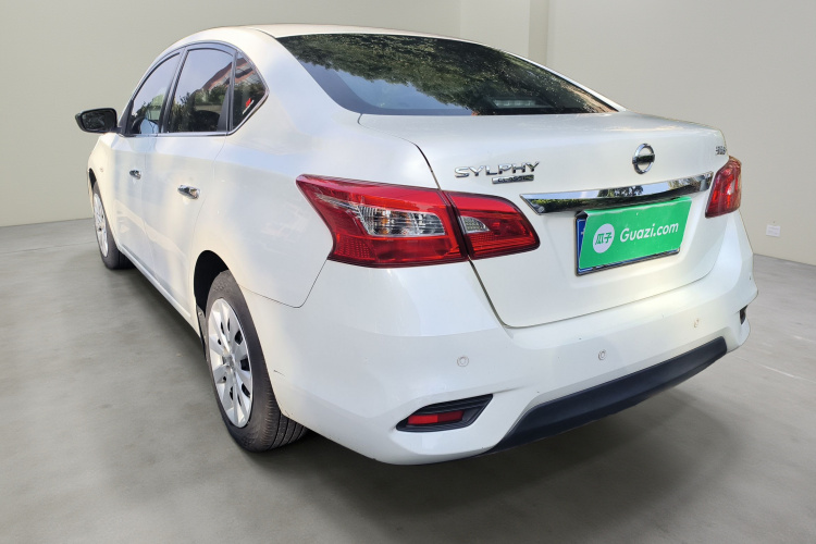 日产 轩逸 2021款 经典 1.6XE CVT舒适版车身外观5