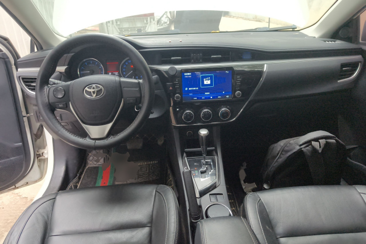 丰田 卡罗拉 2014款 1.6L CVT GL-i真皮版中控内饰12