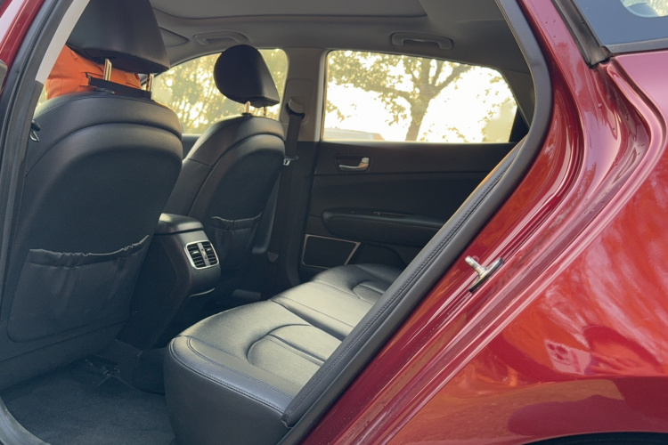 起亚K5 2016款 2.0L 自动LUX中控内饰7004