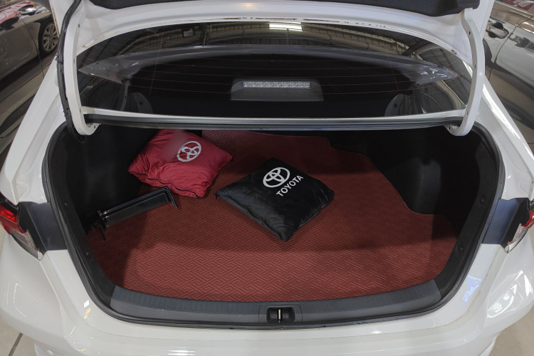 丰田 卡罗拉 2023款 1.8L 智能电混双擎 精英版局部细节23