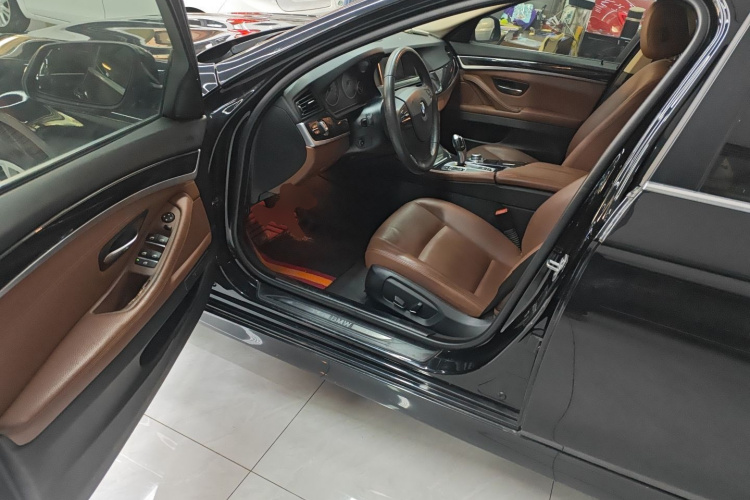 宝马5系(进口) 2015款 520i 典雅型中控内饰20