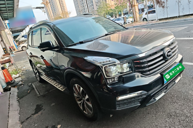 广汽传祺 传祺GS8 2017款 320T 两驱豪华智联版（七座）车身外观3