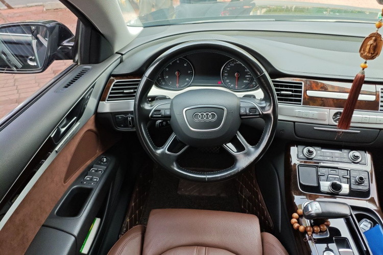 奥迪A8 2016款 A8L 45 TFSI quattro舒适型局部细节13