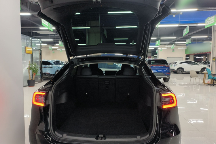 特斯拉 Model Y 2022款 改款 后轮驱动版机舱底盘23