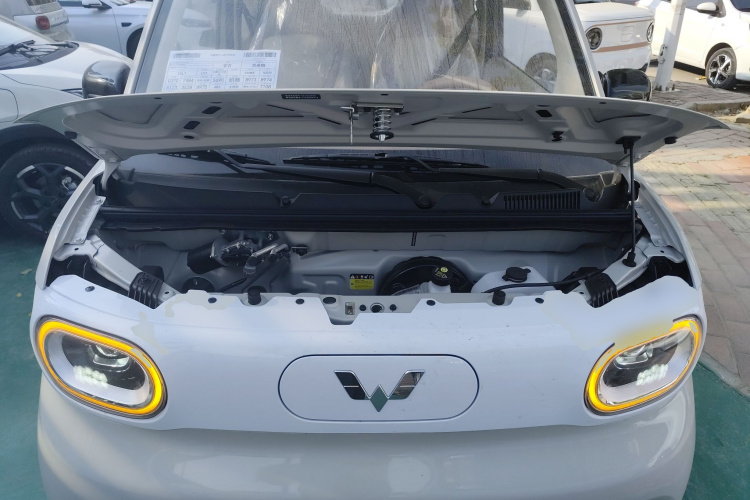 五菱汽车 宏光MINIEV 2024款 第三代 215km 青春版机舱底盘24