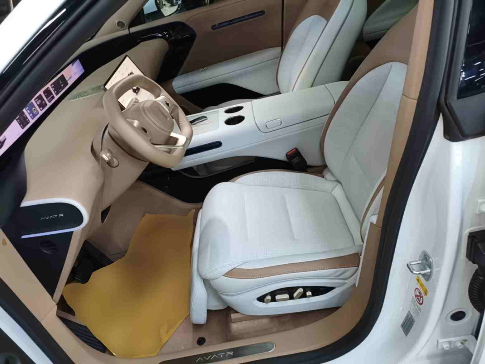 车辆左侧前座椅展示