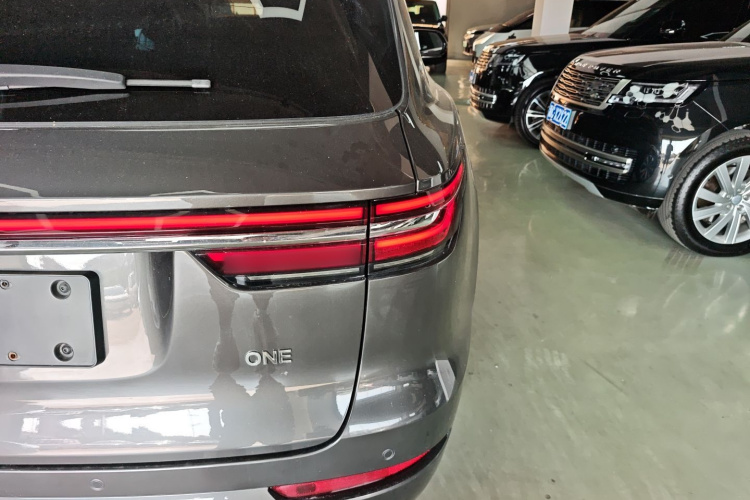 理想汽车 理想ONE 2021款 增程6座版车身外观9