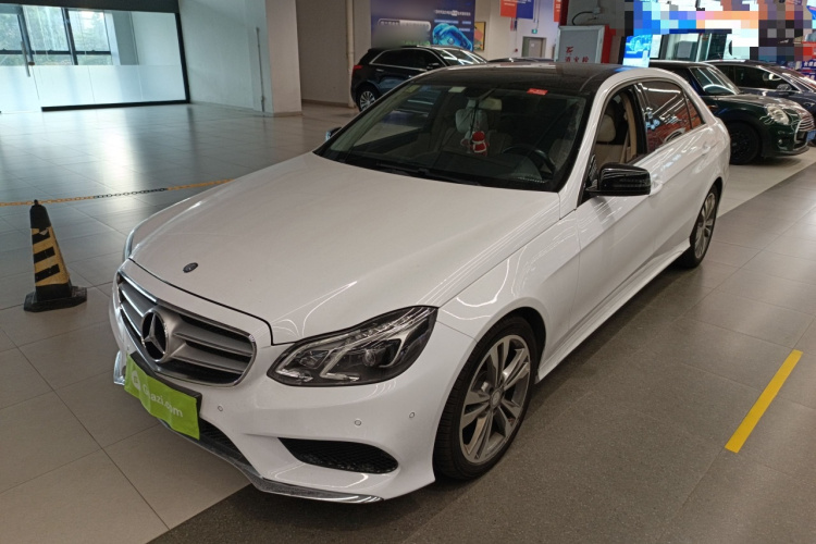 奔驰E级 2015款 E 200 L 运动型车身外观1