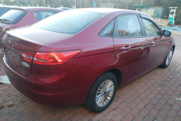 福特 福睿斯 2015款 1.5L 手动舒适型车身外观7