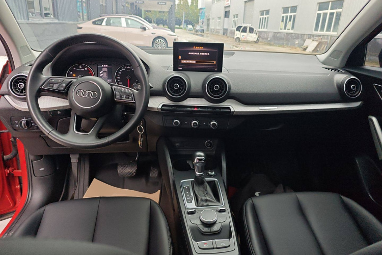 奥迪Q2L 2021款 35 TFSI 进取动感型中控内饰12