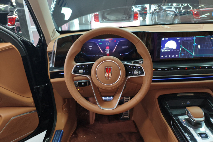 红旗H9 2025款 2.0T 两驱旗享豪华商务版 5座中控内饰13