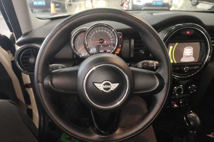 MINI 2015款 1.2T ONE 五门版局部细节13