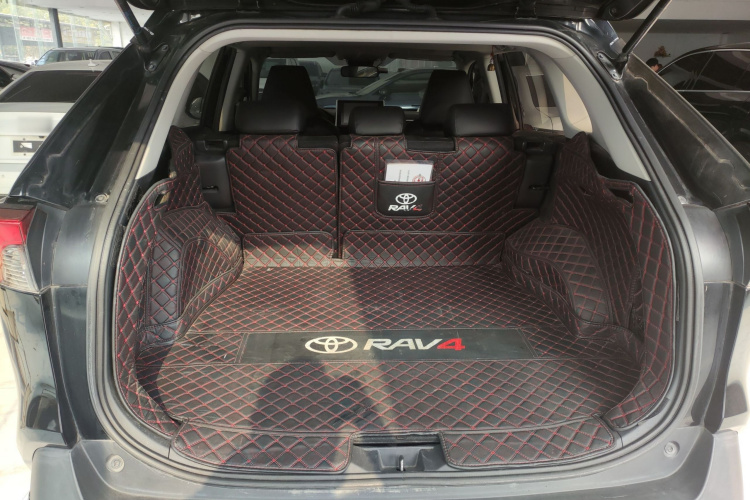 丰田 RAV4荣放 2020款 2.0L CVT两驱风尚版机舱底盘23