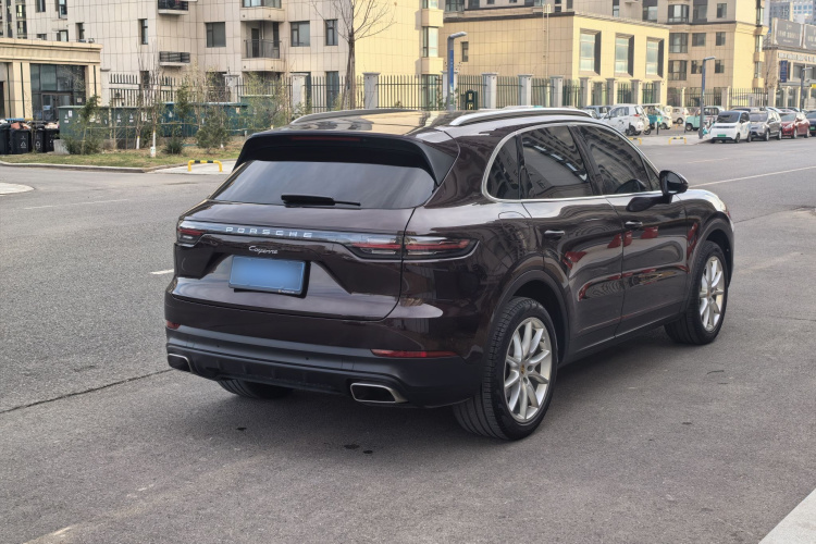 保时捷 2018款 Cayenne 3.0T车身外观6005