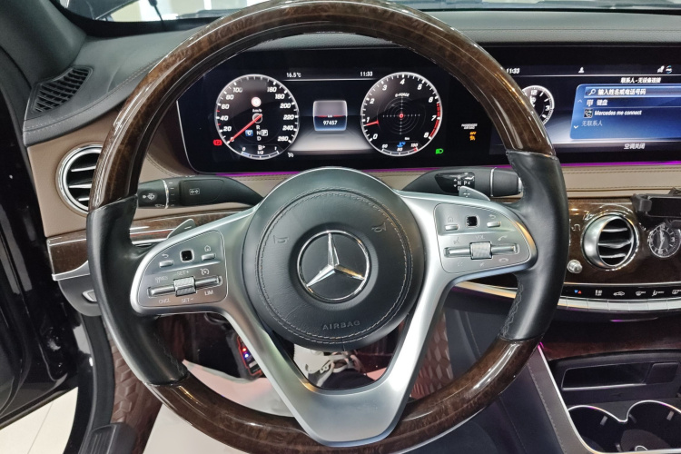 奔驰S级 2019款 S 350 L 尊贵型中控内饰13