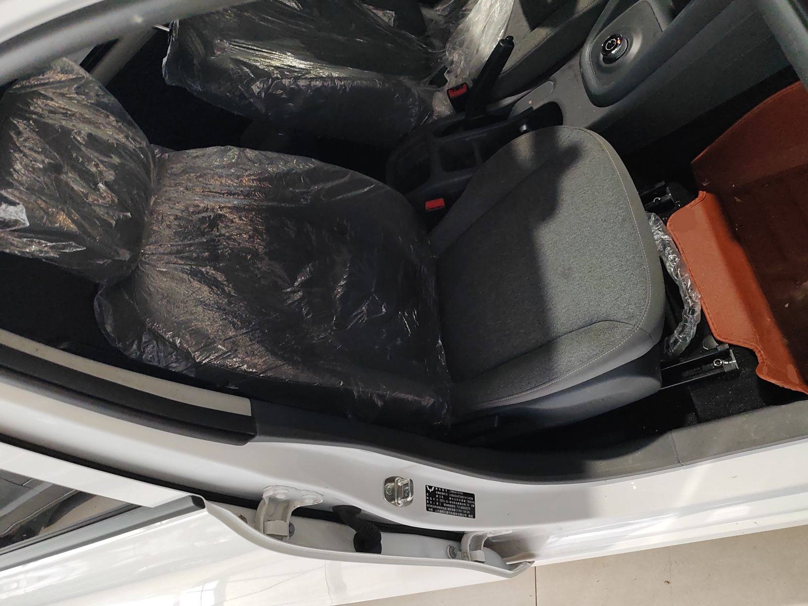 五菱汽车 五菱宏光新能源 2024款 纯电版 300KM 标准型