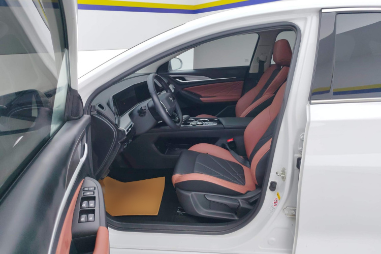 长安 逸动 2023款 畅享版 PLUS 蓝鲸NE 1.4T GDI DCT尊贵版中控内饰19