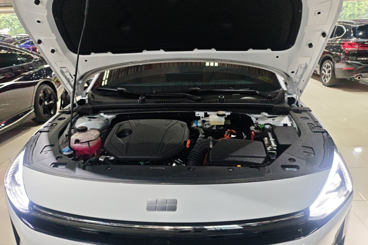 吉利银河 银河L6 2025款 EM-i 60km 启航版机舱底盘24