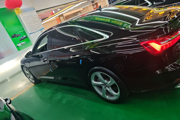 奥迪A6L 2021款 55 TFSI quattro 尊享致雅型车身外观4