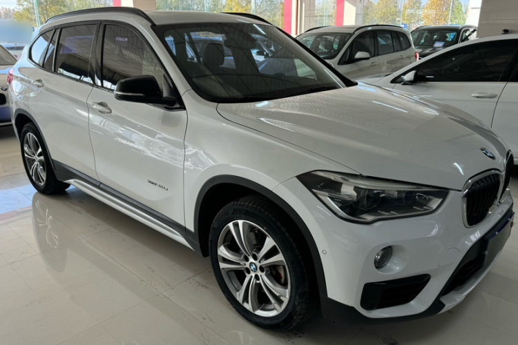 宝马X1 2018款 xDrive20Li 尊享型车身外观6005