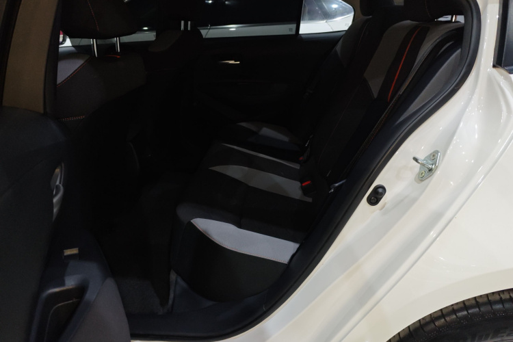 丰田 卡罗拉 2023款 1.2T 先锋版中控内饰7004