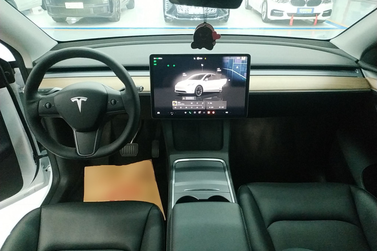 特斯拉 Model Y 2022款 改款 后轮驱动版中控内饰12