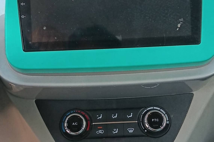 江铃集团新能源 易至EV2 2024款 201km 舒适型中控内饰7002