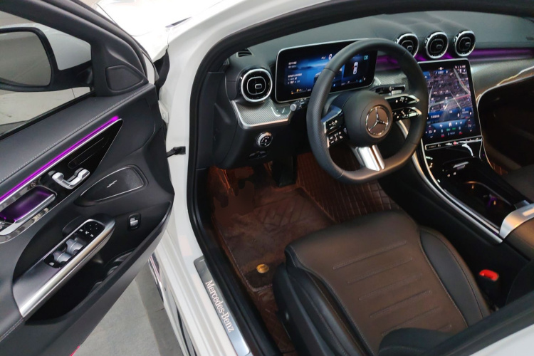 奔驰C级 2023款 改款二 C 260 L 运动版中控内饰20