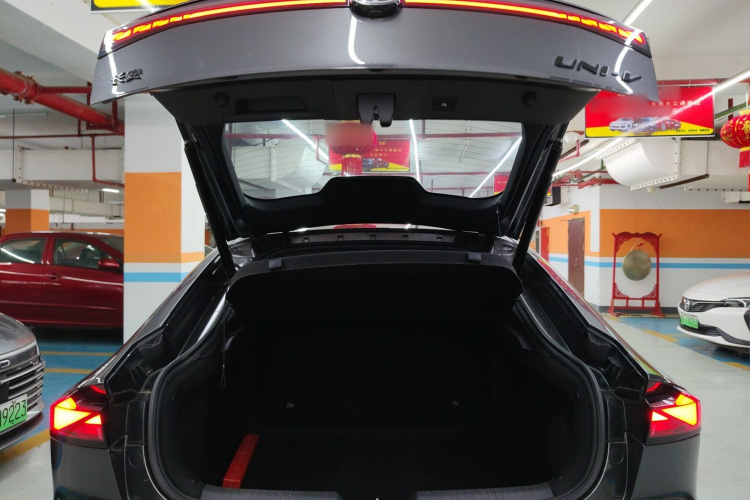 长安UNI-V 2022款 2.0T 领速版局部细节23