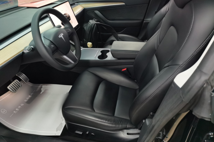 特斯拉 Model 3 2022款 Performance高性能全轮驱动版中控内饰19